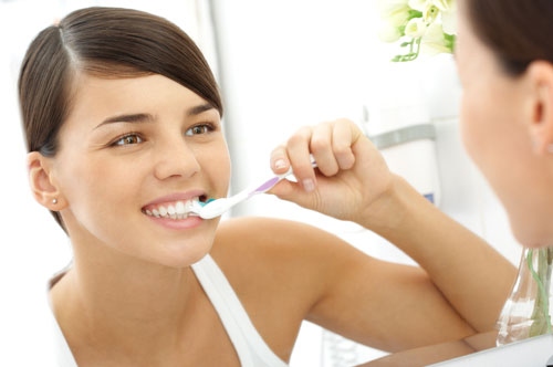 Holistic Options for Keeping Teeth Clean